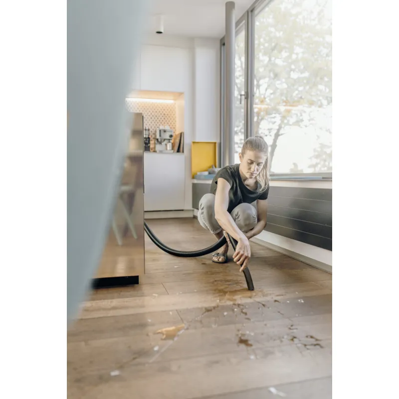 Промышленный пылесос Karcher  WD 4 1.628-201.0